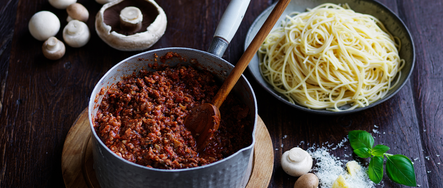 Hero1440x610-CannedTomato-MushroomBolognese
