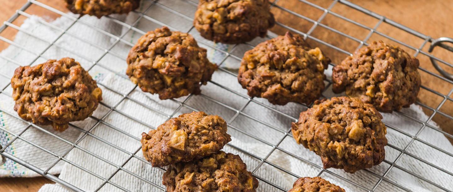 Hero1440x610-Currant-Oat-Cookies